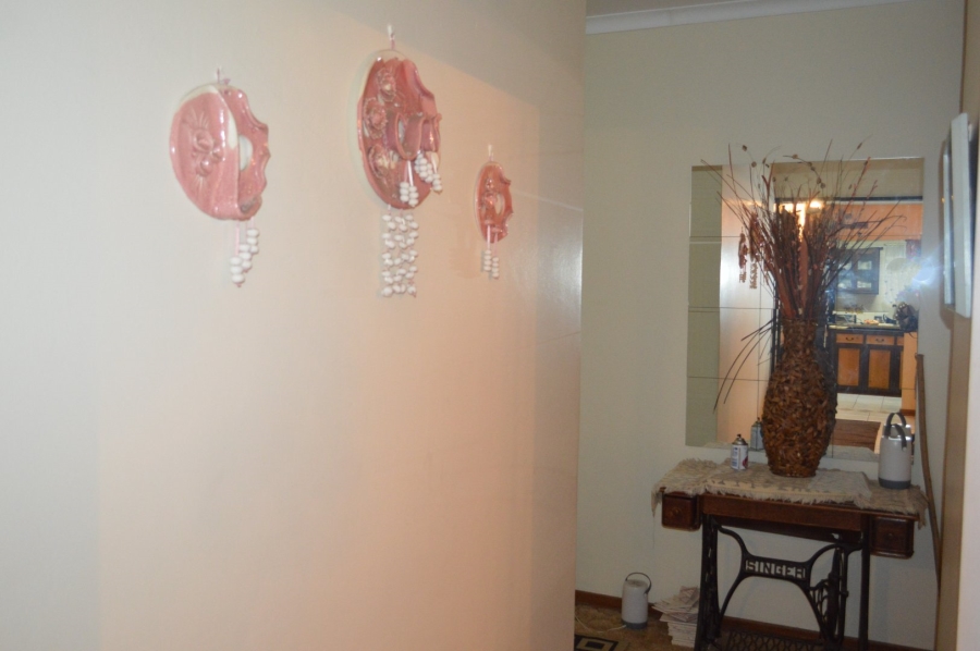 5 Bedroom Property for Sale in Stilfontein Ext 4 North West